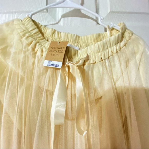 La Vie en blanc Women’s Beige Tulle skirt, elastic waistband 14" across NWT♦️ - Picture 3 of 5